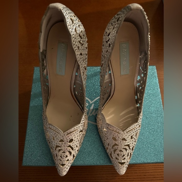 Betsey Johnson Elsa Heels - Picture 4 of 13